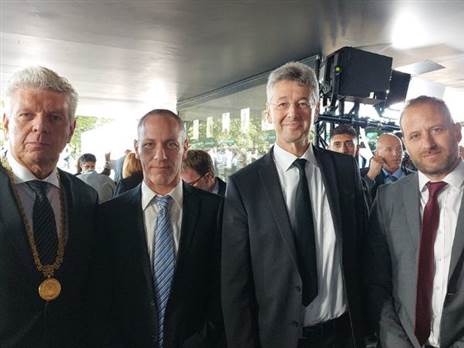 מנכ"ל משרד הספורט רז פרויליך, שר הספורט חילי טרופר, שר התרבות הבווארי וראש עיריית מינכן