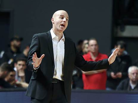 חדשות רעות לפרנקו (צילום: אלן שיבר)