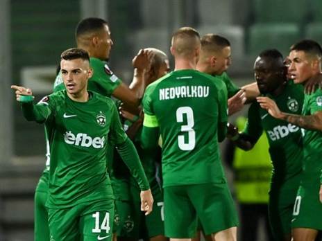 גרופר ושחקני לודוגורץ. בשורות טובות (NIKOLAY DOYCHINOV/AFP via Getty Images)