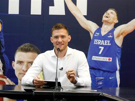 גל מקל מודיע על פרישה מכדורסל (צילום: אלן שיבר)