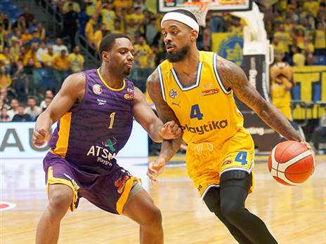 השלים 15 דקות. בראון (אלן שיבר)