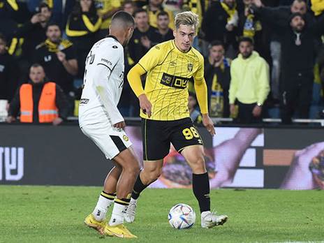 במועדון מקווים שיהיה כשיר לנס ציונה. ניקולסקו (צילום: ברני ארדוב)