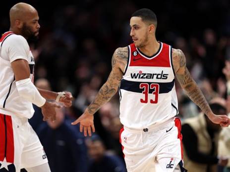 גיבסון וקוזמה. עשויים לפתוח בקו הקדמי (Rob Carr/Getty Images)