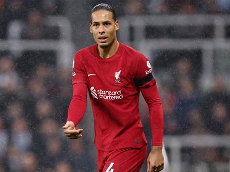 ואן דייק. הפציעות נותנות את אותותיהן (Photo by George Wood/Getty Images)