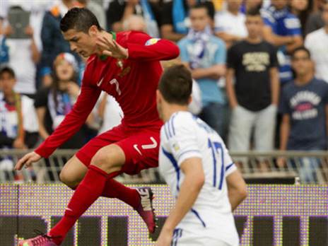 משחק שמשך קהל בעיקר בגללו. רונאלדו באיצ' ר"ג (JACK GUEZ/AFP via Getty)