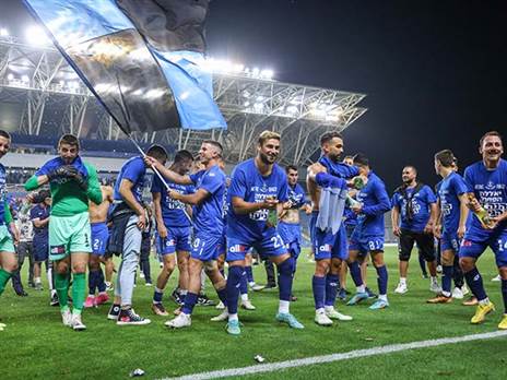 שמח באצטדיון בפ"ת (דני מרון)