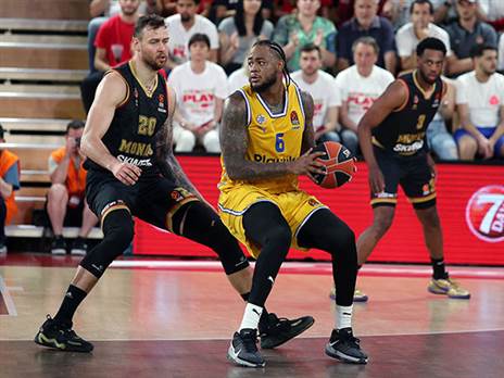 נכנעו רגע האמת (GETTY)