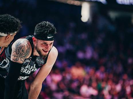 קשה לייצר נקודות. הנקינס (FIBA)