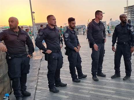 בדרך חזרה ליציע (אלן שיבר)