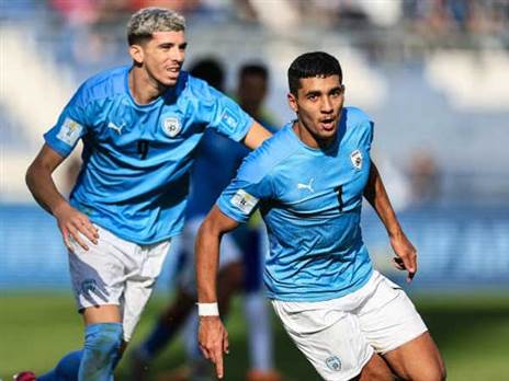 חלאיילי חוגג. תנו לנערים לשחק (GETTY)