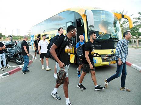 הגיעו לדרייב אין (אלן שיבר)