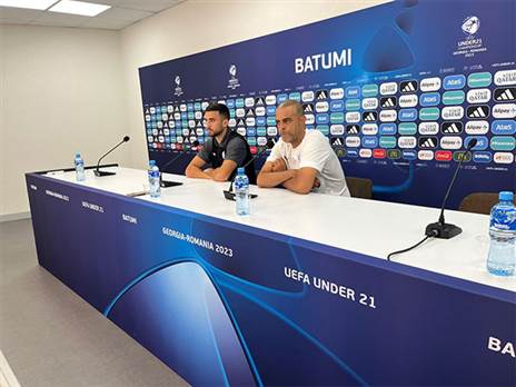 העיתונאים האנגלים נעדרו