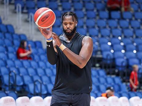 נשאר בהרצליה. קרטר (דני מרון)