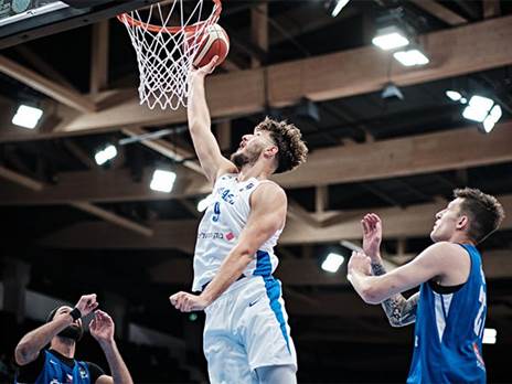 מסוכן גם מחוץ לצבע (FIBA)