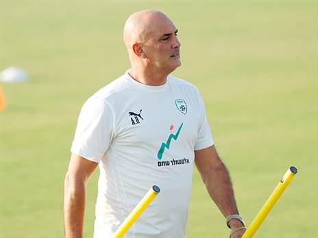 אלון חזן יודע שלפניו משחקים גורליים (צילום: אלן שיבר)