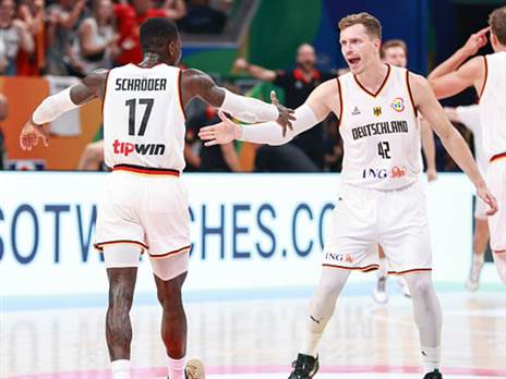 חוזרים עם גביע ומאזן 0:8 בתחרות (Getty)