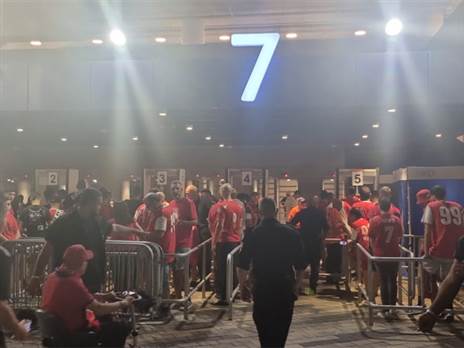 הכניסה לשער 7