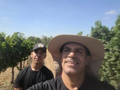 מעיין אליעז עם בנו תומר ז"ל | צילום: באדיבות אתגרית עוטף עזה