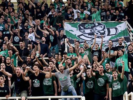 אבטחה כבדה גם הערב. אוהדי פנאתינייקוס (getty)