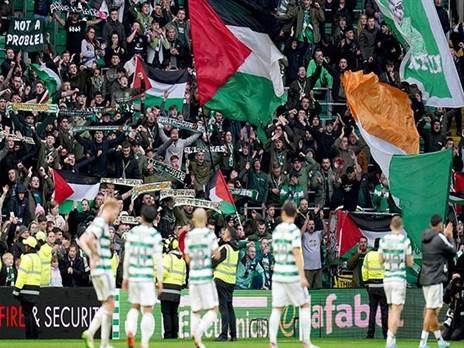 אוהדי סלטיק. לקחו צד (Getty)