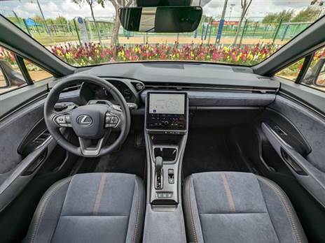 לקסוס מקצה לקצה, לפחות בחלק הקדמי