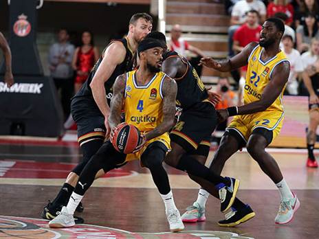 דמיון לסדרה מול מונאקו (GETTY)