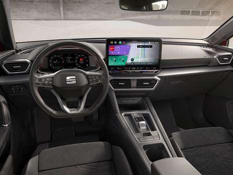 העיצוב זהה, המסכים גדלו