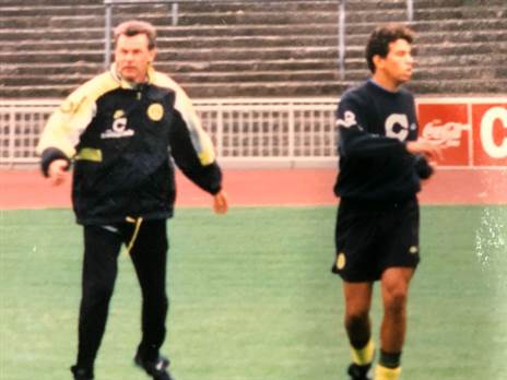 היצפלד עם סאסי. אחד המאמנים הגדולים בכל הזמנים (פרטי)