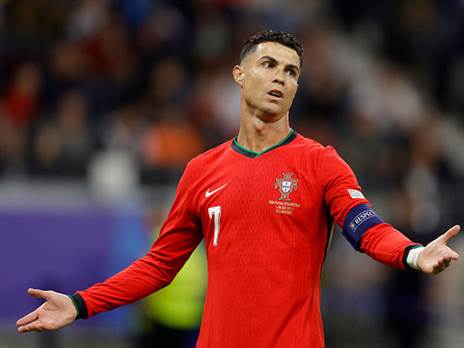 חוטף ביקורות (GETTY)