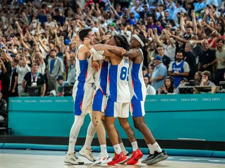 הצרפתים חגגו עלייה לגמר (FIBA)