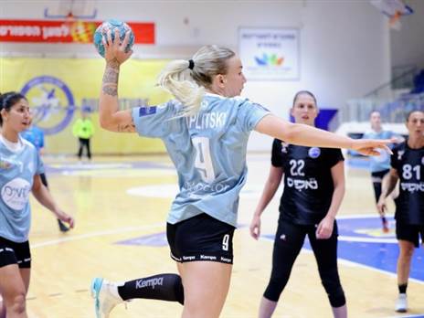 (הדר ואן קולא)