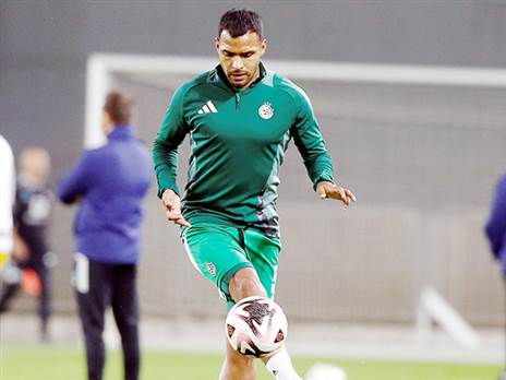 בין שתי היריבות הגדולות (צילום: אלן שיבר)