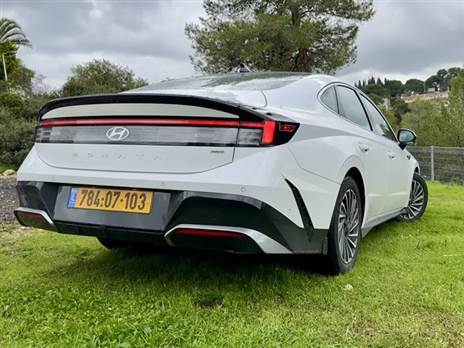 התנהגות הכביש לא ספורטיבית, אבל בטוחה ונשלטת