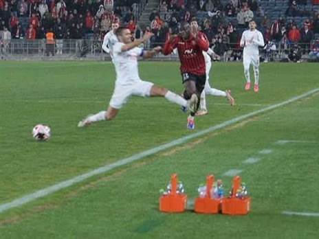 “לא שולפים אדום על ניסיון לפגוע, אלא רק על הפגיעה עצמה“