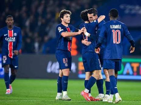 והפריזאים המרוצים סגרו ערב קבוצתי חריג (GETTY)