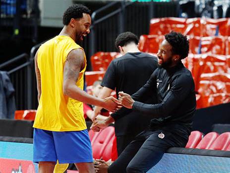 קרינגטון. “אוהב את הפועל ירושלים, מקווה שישאר“ (אלן שיבר)