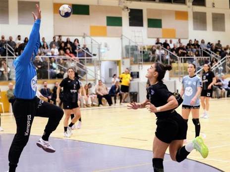 הדר ואן קולא