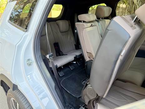 כן כן, השורה השלישית שם, ואפילו נפח תא המטען נשאר זהה לגרסת הבנזין