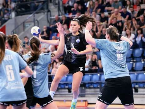 הדר ואן קולא, איגוד הכדוריד)