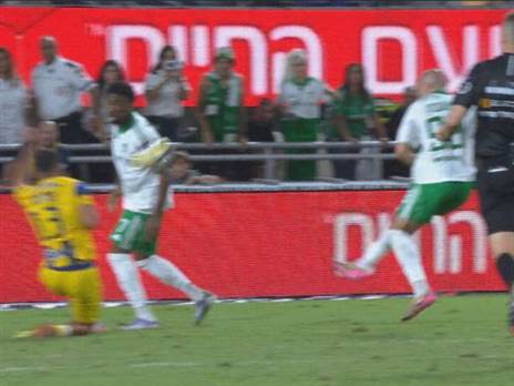 וניתז מבלי לגעת בידו השמאלית