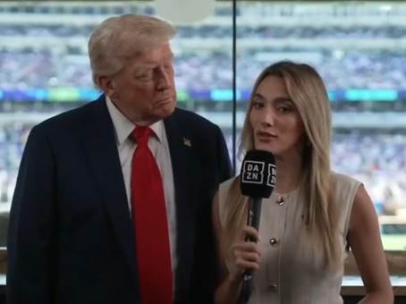 אמילי אוסטין ודונלד טראמפ בגמר מונדיאל המועדונים בקיץ החולף