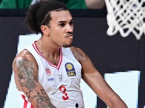 הדרבי הראשון אדום (הרשתות של אולימפיאקוס)