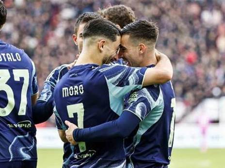 אייאקס משיגה 3 נקודות יקרות (GETTY)