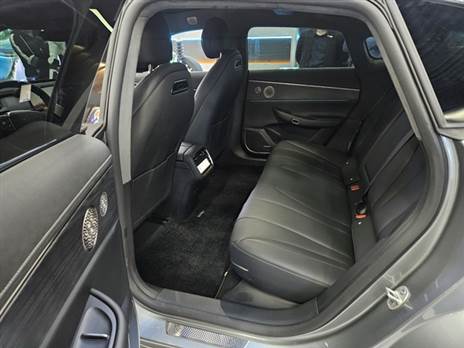 בשני הדגמים בסיס גלגלים של 3 מטר