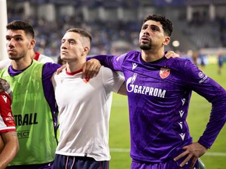 שוערי הכוכב האדום וגלזר. ממעט לשחק (Srdjan Stevanovic/Getty Images)