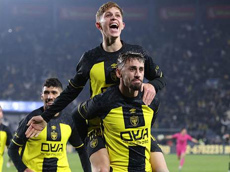 עלה מצוין מהספסל. אצילי ויונה אחרי שער הניצחון (צילום: דני מרון)