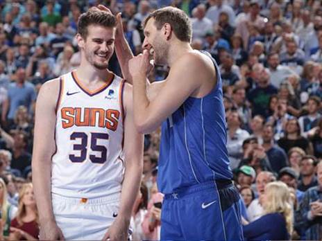 נוביצקי ובנדר. “הפלופ הגדול בתולדות פיניקס“ (GETTY)