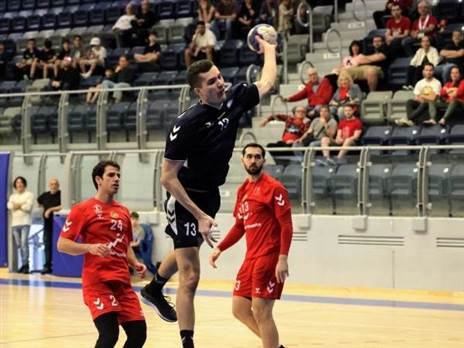 (הדר ואן קולא)