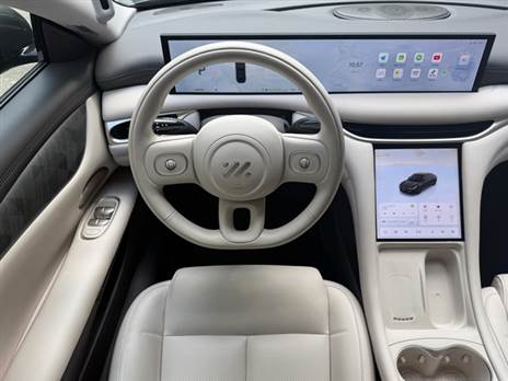 המון אבזור לצד הנדסת אנוש מסורבלת