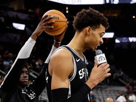 סיסוקו לצד וומבי (Getty)